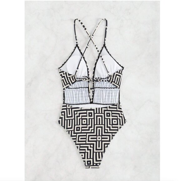 New to Posh C 🔆 | Geometrico Euro Style Elegant Summer Beach One-Piece Swimsuit - Picture 7 of 10